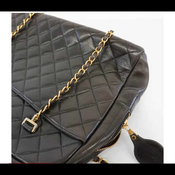 Authentic CHANEL quilted black lambskin tote - Picture 13 of 14